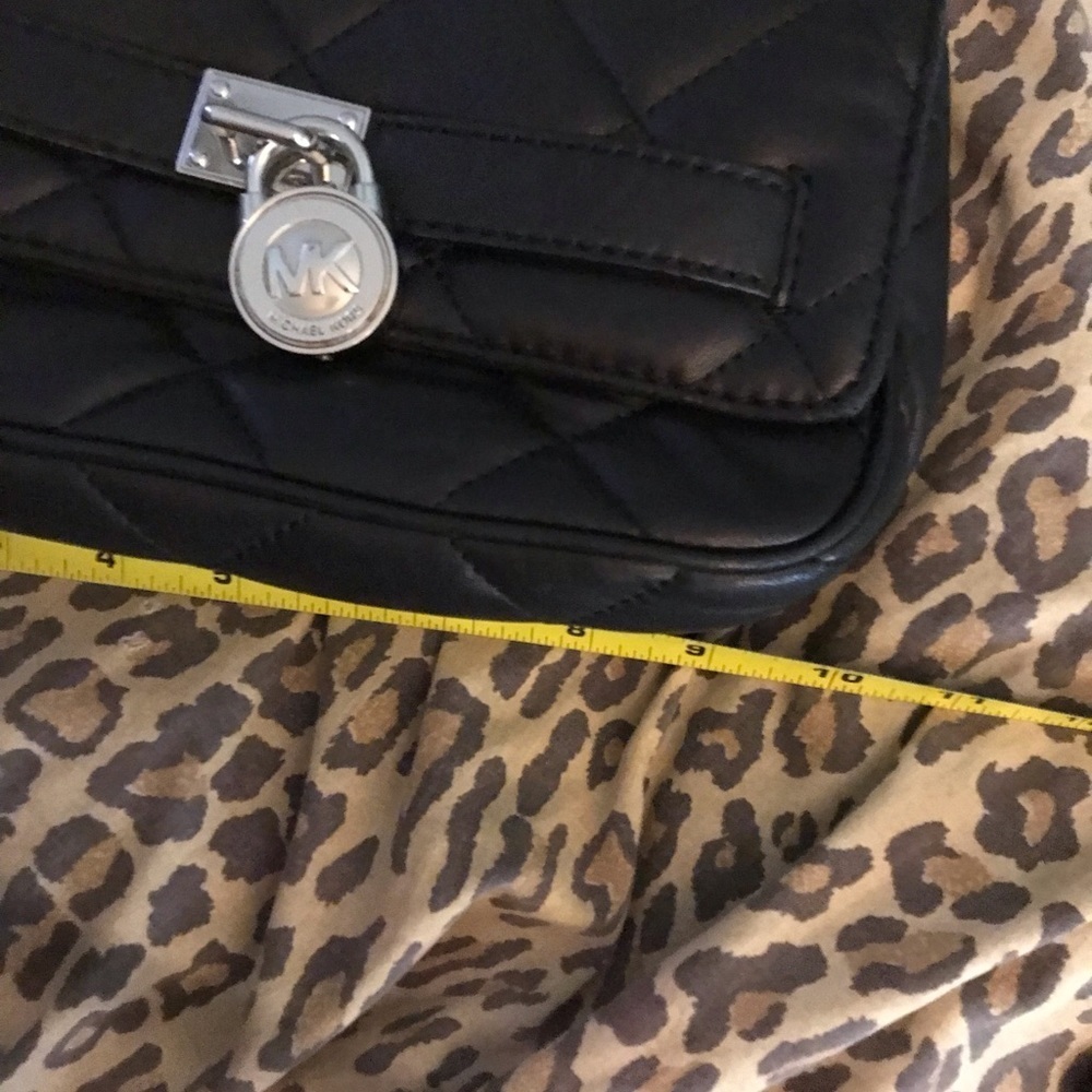 Micheal Kors black classic quilted  leather crossbody, versatile Like New - Picture 9 of 13